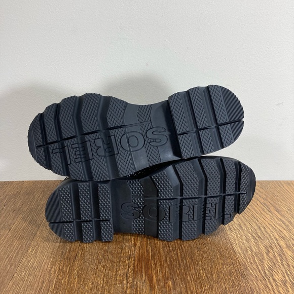 NEW Sorel Lennox Lace Waterproof Cozy Bootie Womens Size 6 Black/White - Picture 11 of 12